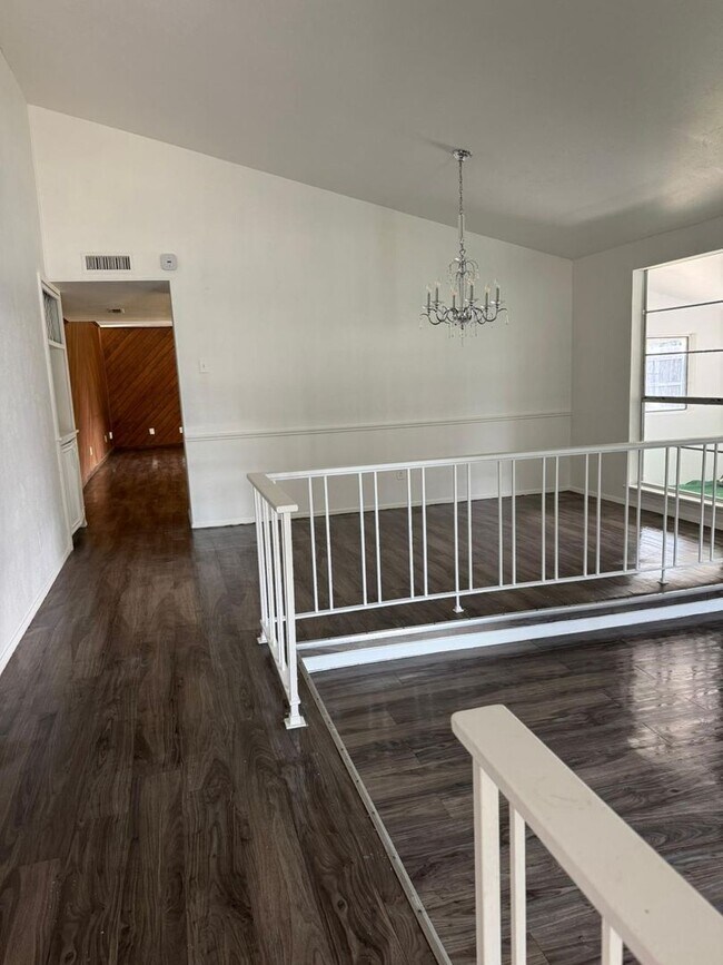 Building Photo - 3338 Country Club Dr