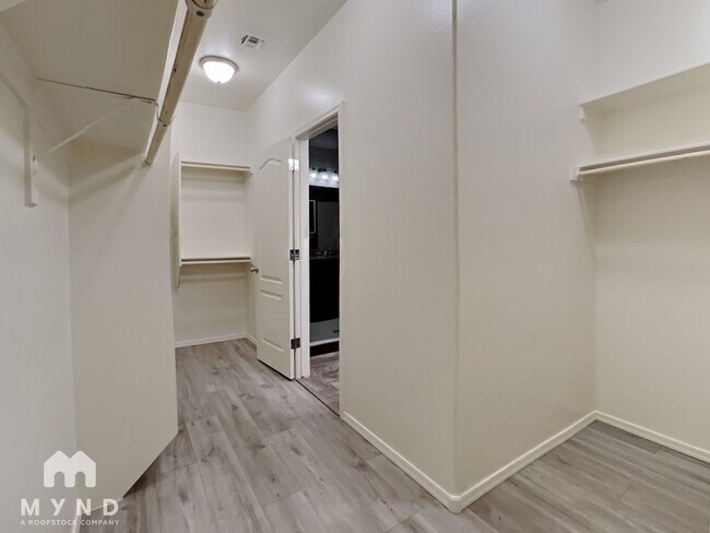 Building Photo - 2747 W Apollo Rd