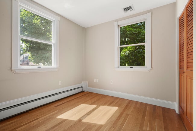 Building Photo - 259 Mt Auburn St