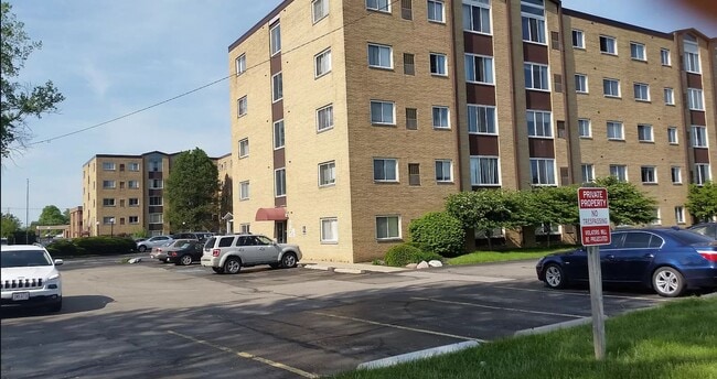 Building Photo - 25735 Lorain Rd