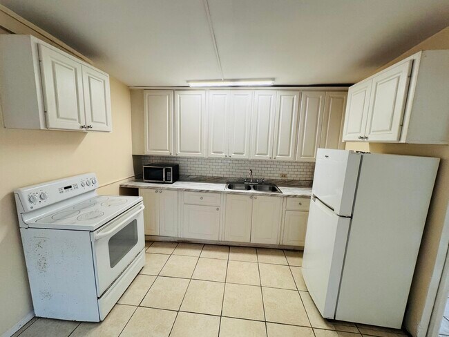 Building Photo - 830 Valley Forge Rd