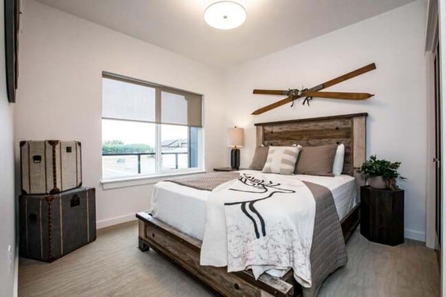 Building Photo - Whitefish Townhome w/ Clubhouse amenities