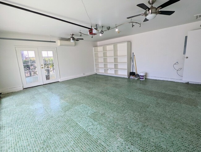 Building Photo - Kalama valley single level 4 bedroom home ...