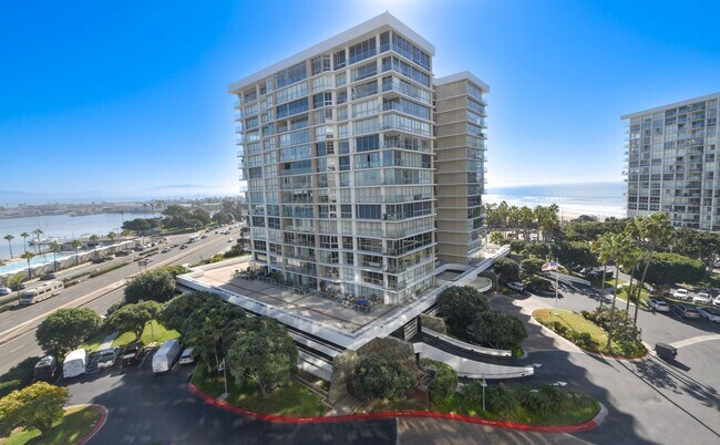 Building Photo - 1810 Avenida Del Mundo