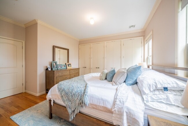 Building Photo - 382 3rd St