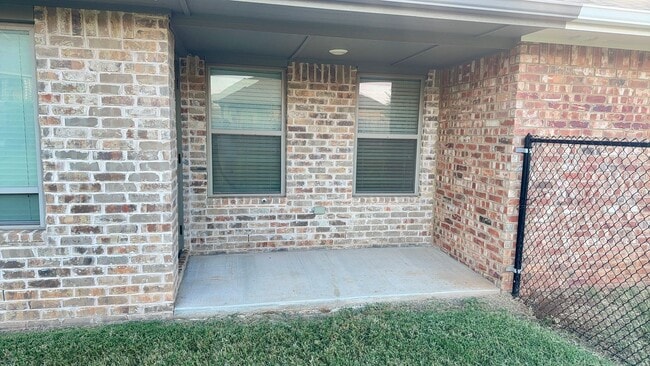 Building Photo - Beautiful 2 Bed 2 Bath! $500 Off First Ful...