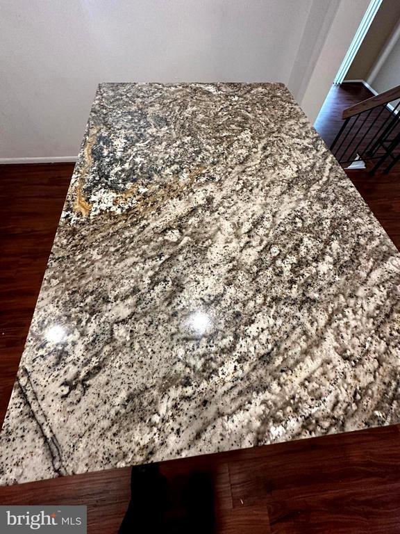 Building Photo - 6300 Bentham Ct