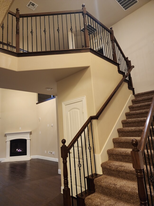 Stairs - 4020 BLESSINGTON DR