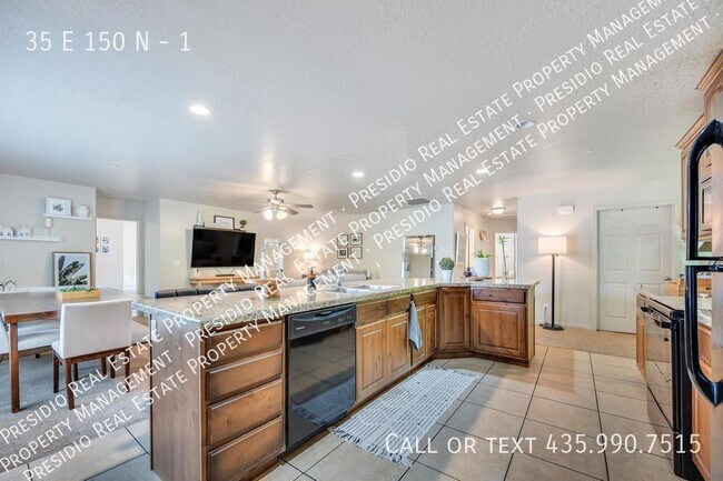 Building Photo - 35 E 150 N