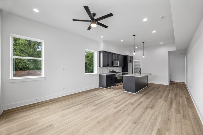 Primary Photo - 7901 Cora St