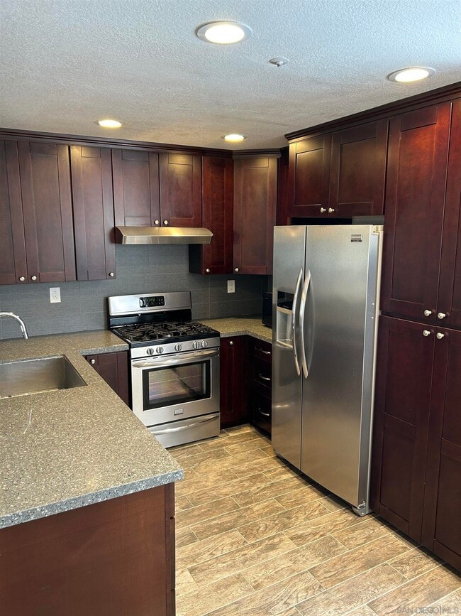 Building Photo - 10284 Wateridge Cir
