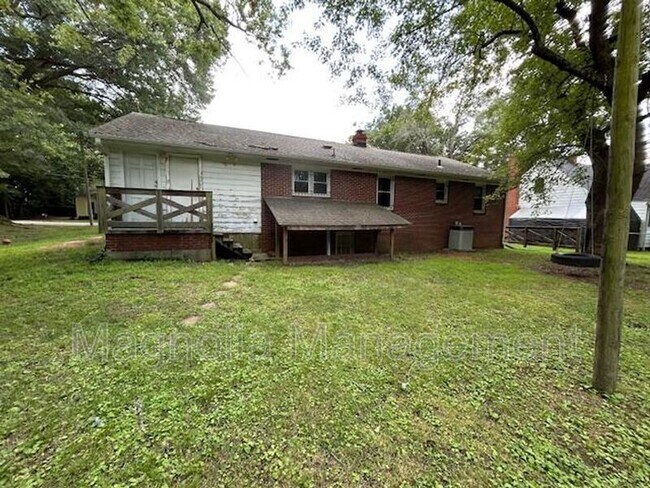Building Photo - 437 Norvell St