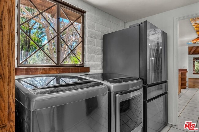 Building Photo - 535 Crater Camp Dr