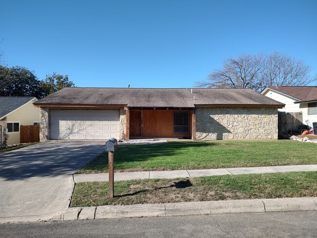 Primary Photo - Live Oak 3 Bedroom Single Story Home