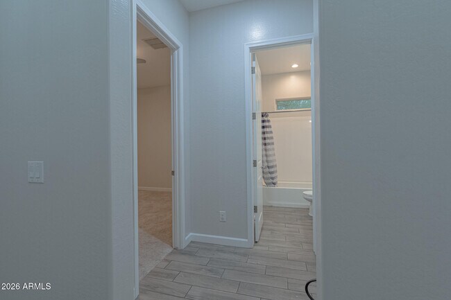 Building Photo - 6523 E Bluefield Ave