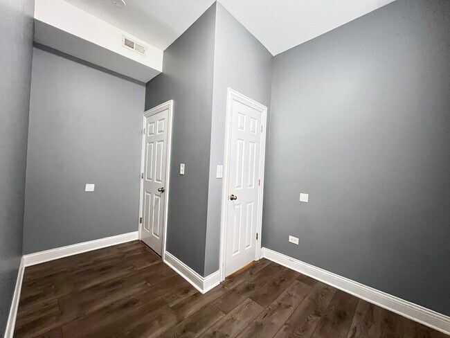 Building Photo - 7057 S Normal Blvd