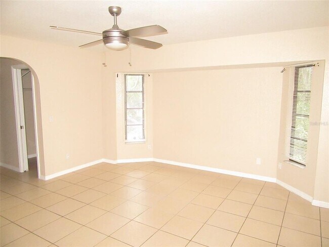 Building Photo - 22182 Peachland Blvd