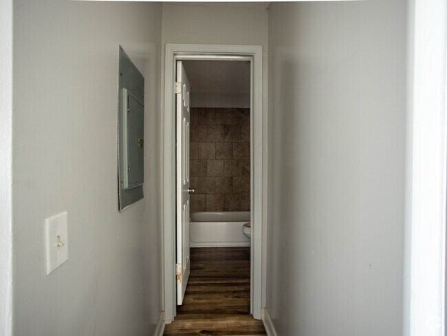 Building Photo - Shamrock Apartments