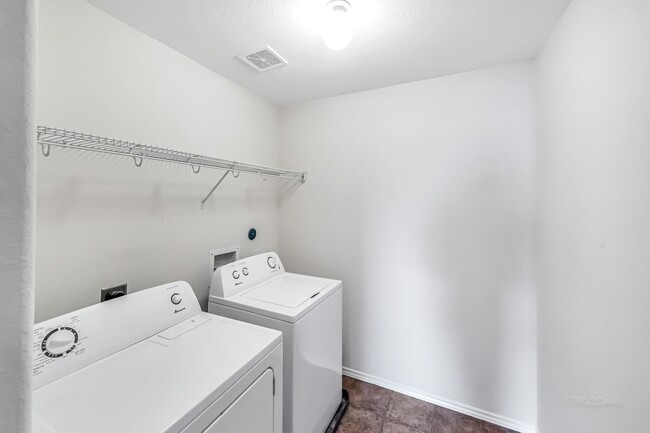 Building Photo - 21315 Beacon Springs Lane
