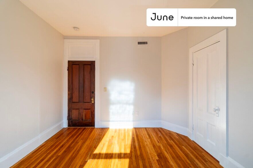 Building Photo - Room in Shared 4 bed/2 bath home