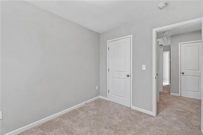 Building Photo - 2840 Laurel Ridge Cir