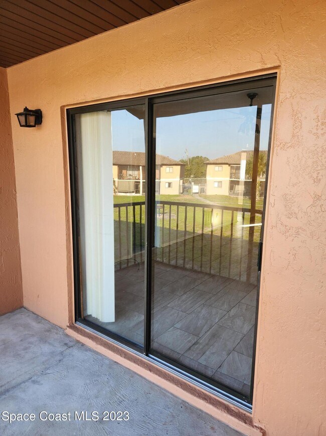 Building Photo - 1702 University Ln