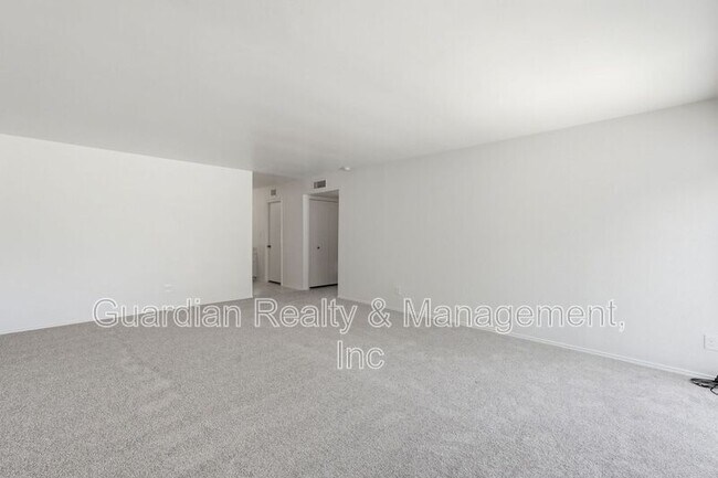 Building Photo - 7238 E Joshua Tree Ln
