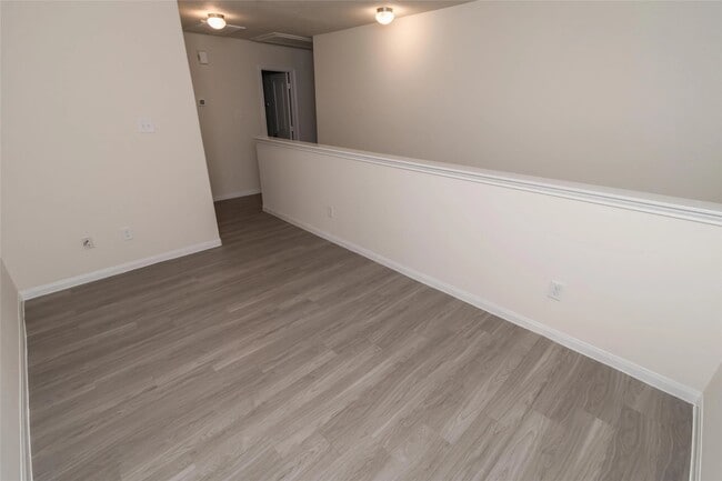Building Photo - 5466 Quail Cove Ln