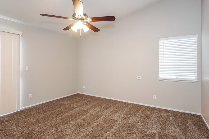 Building Photo - 4705 Wild Oak Way