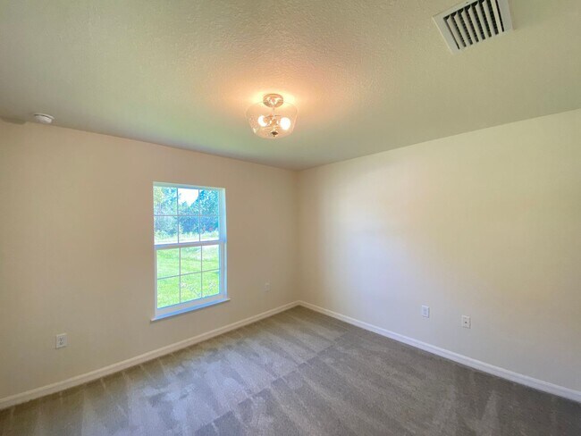 Building Photo - Desirable Citrus Springs Neighborhood 4/2/2 *WON'T LAST*