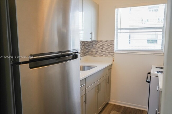 Building Photo - 2008 Jackson St