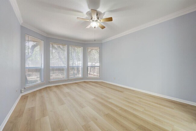 Building Photo - 6516 Clairmont Dr