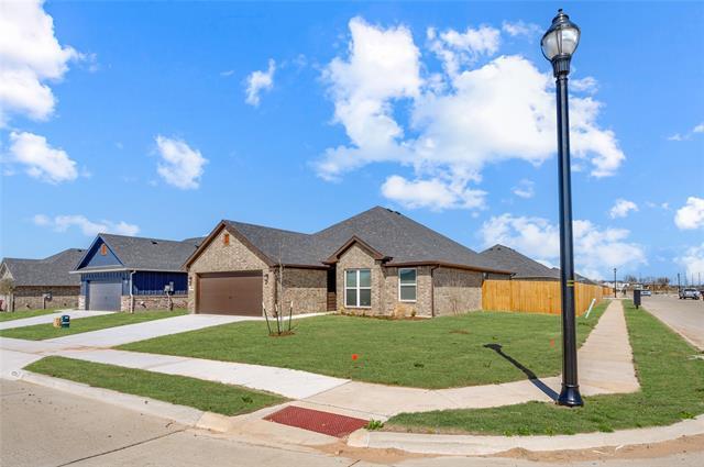 Building Photo - 2801 Tulip Dr