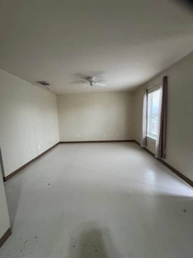 Building Photo - 2851 Highland Ave