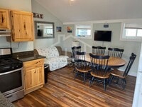 Building Photo - 7 Perkins Ave