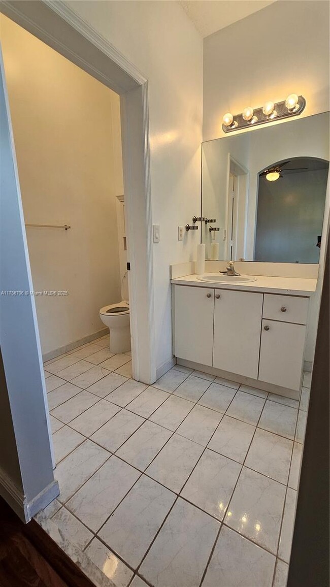 Building Photo - 2255 Anchor Ct