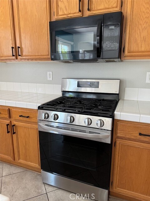 Building Photo - 33618 Iris Ln