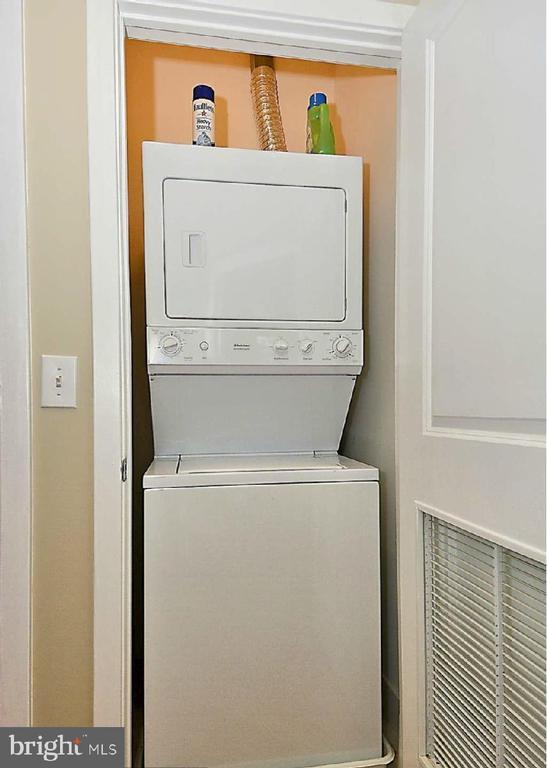 Building Photo - 1800 Wilson Blvd