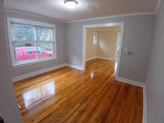 Building Photo - 3702 Armstrong Rd