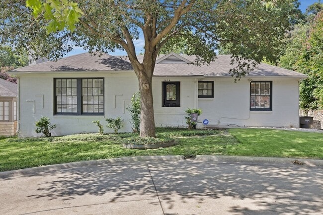 Building Photo - 3414 Westcliff Rd S