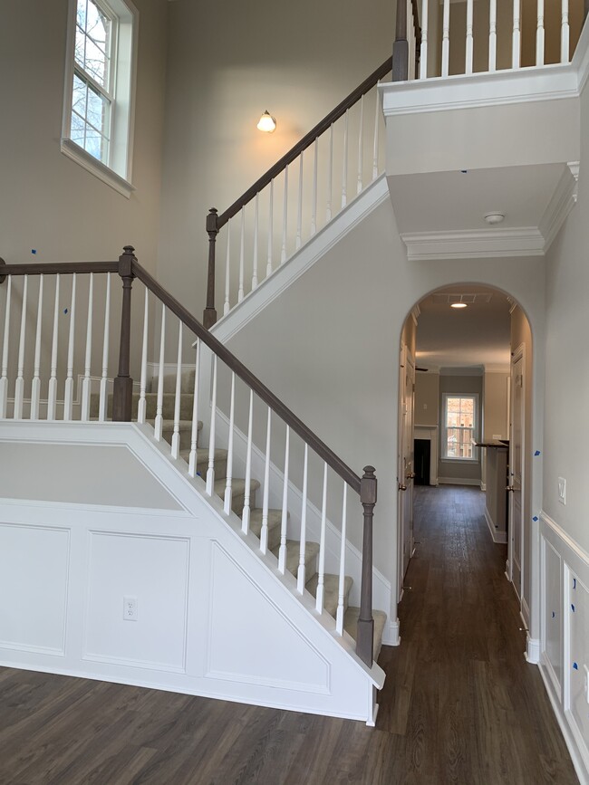 Building Photo - 820 Silver Leaf Dr