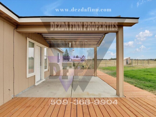 Building Photo - Country Living, Minutes to FAFB! 4 Bed, 2 ...