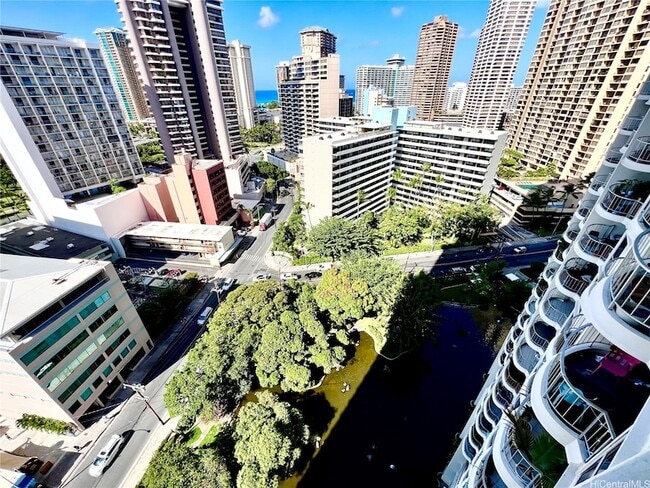 Building Photo - 469 Ena Rd