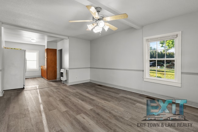 Building Photo - Freshly Renovated 2 Bedroom Rental in Warren County