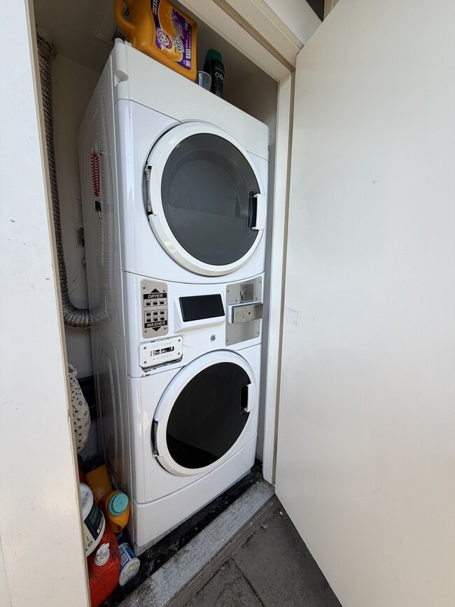 Building Photo - 1134 Foothill Blvd