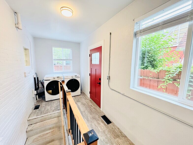 Building Photo - 1107 N Downing St