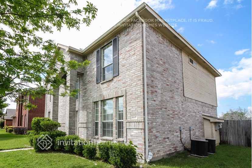 Building Photo - 817 Longleaf Dr