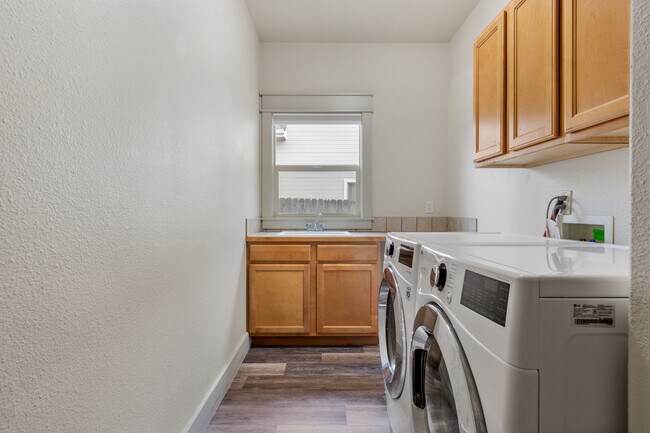 Building Photo - 10976 W Hidden Brook Dr