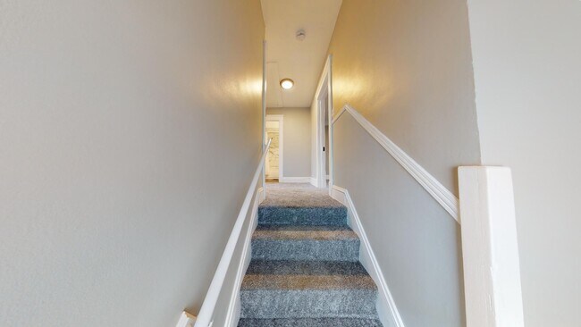 Building Photo - Old Brooklyn Area - 3 Bedroom Single Famil...