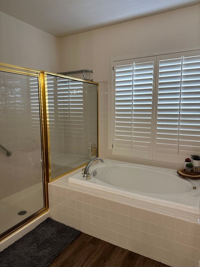 Building Photo - Stunning Fully Remodeled Luxury Home in Peccole Ranch